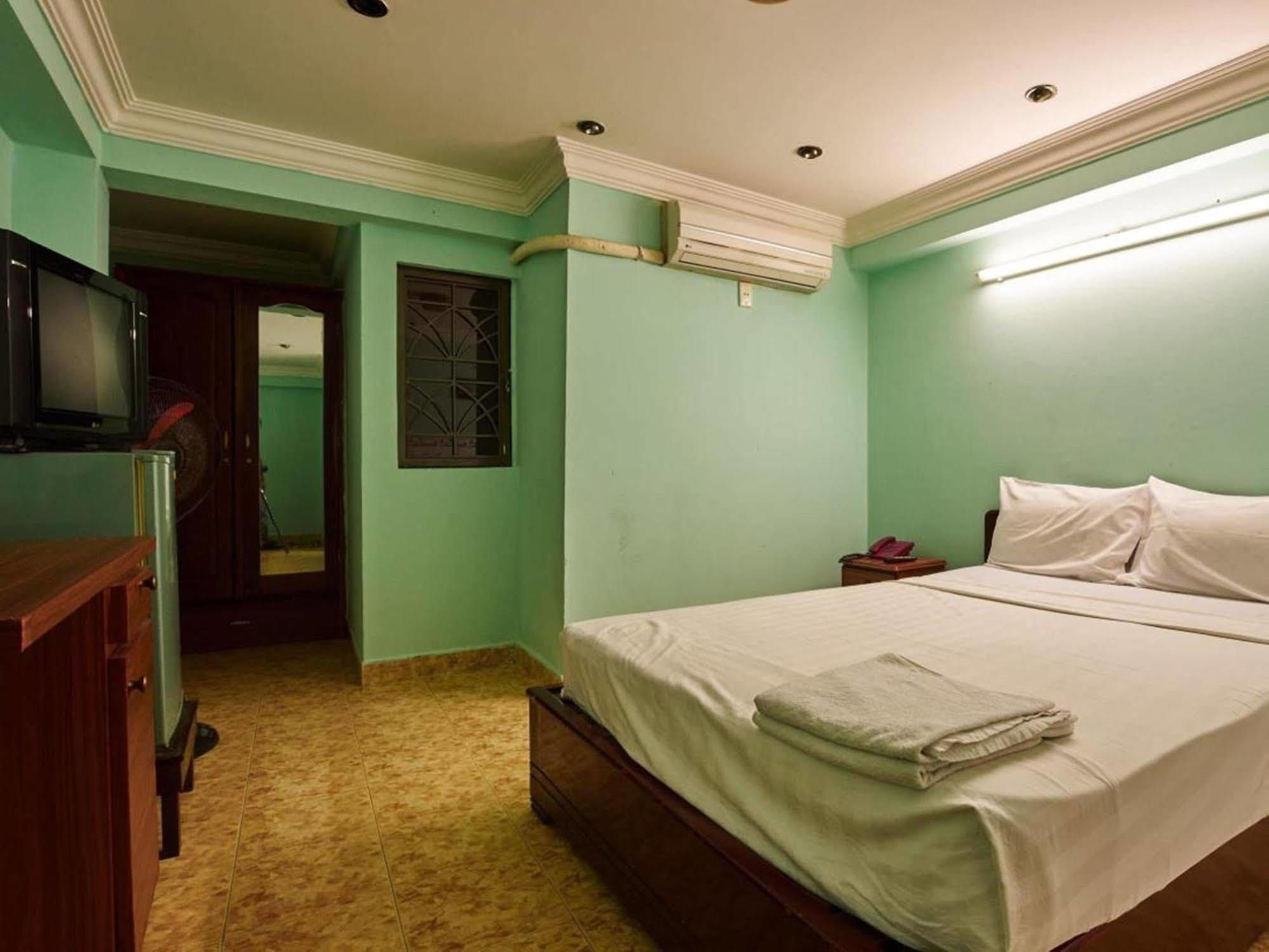 Ha Vy Hotel Хошимін Екстер'єр фото
