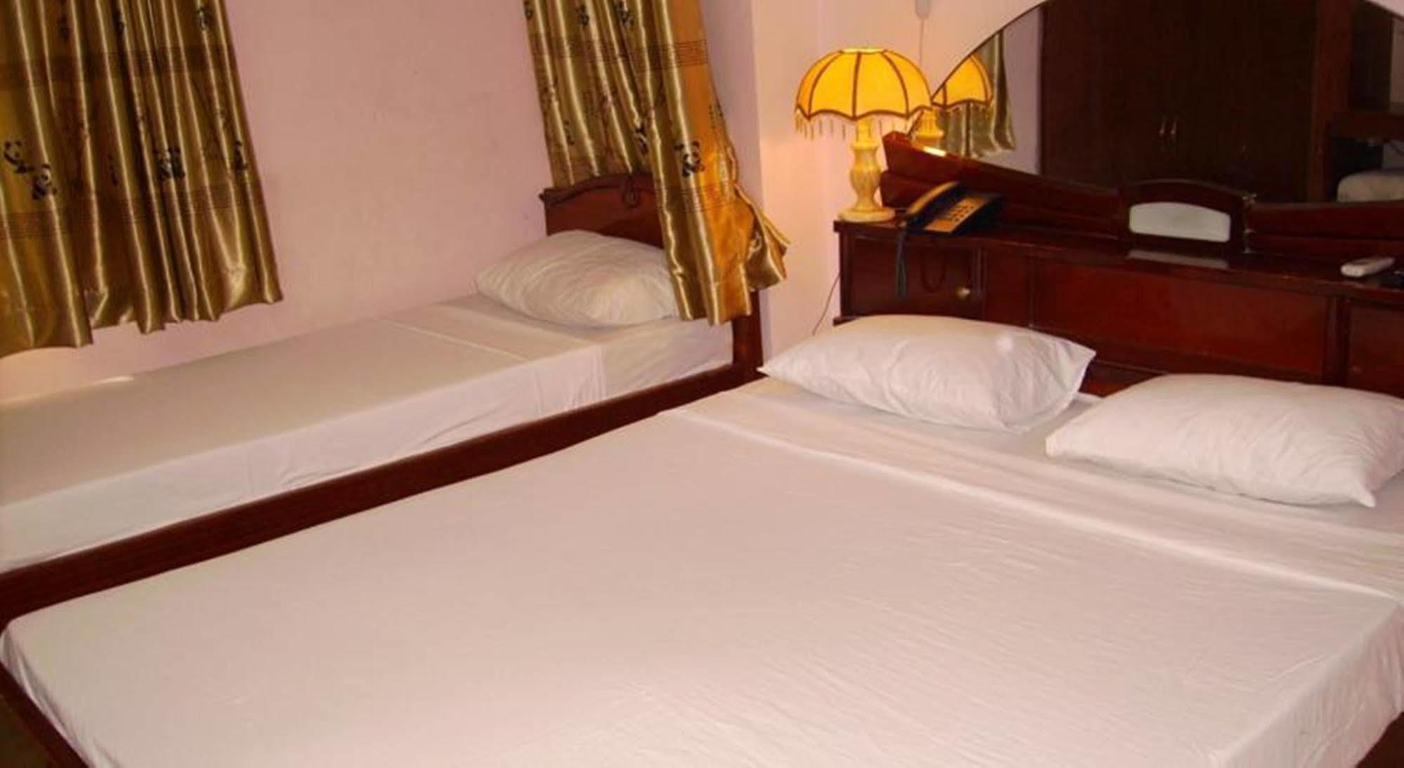 Ha Vy Hotel Хошимін Екстер'єр фото